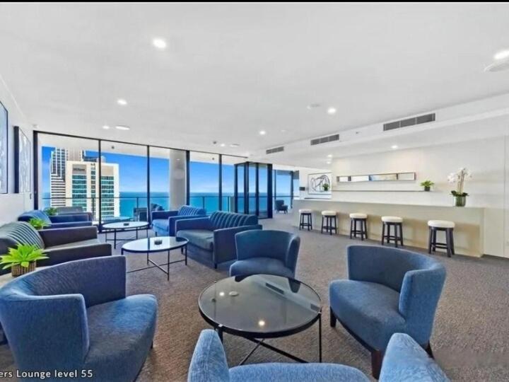 Circle On Cavill 2-bed Sea View * Gold Coast