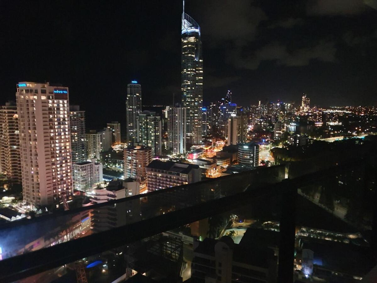Apartment Circle On Cavill 2-bed Sea View Gold Coast