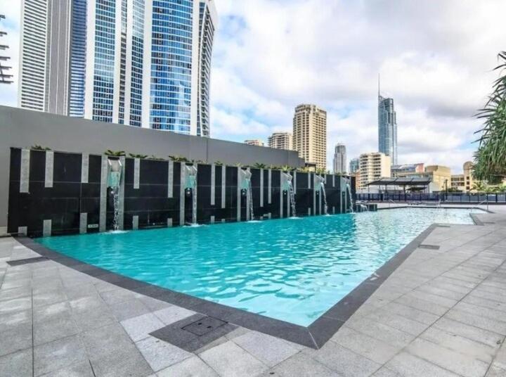 Circle On Cavill 2-bed Sea View Apartment